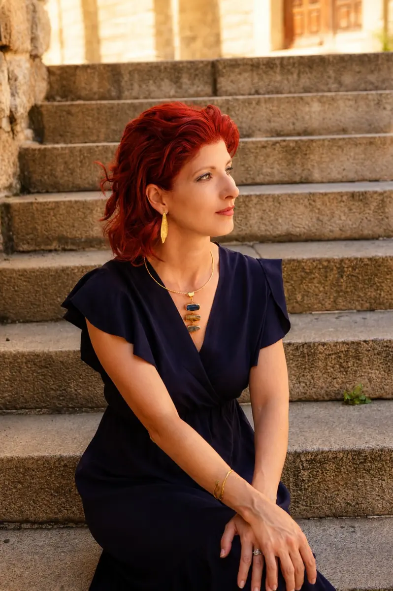 Liliana Luțu-Corâci, facilitator de constelații sistemice și familiale Radiant Alchemy